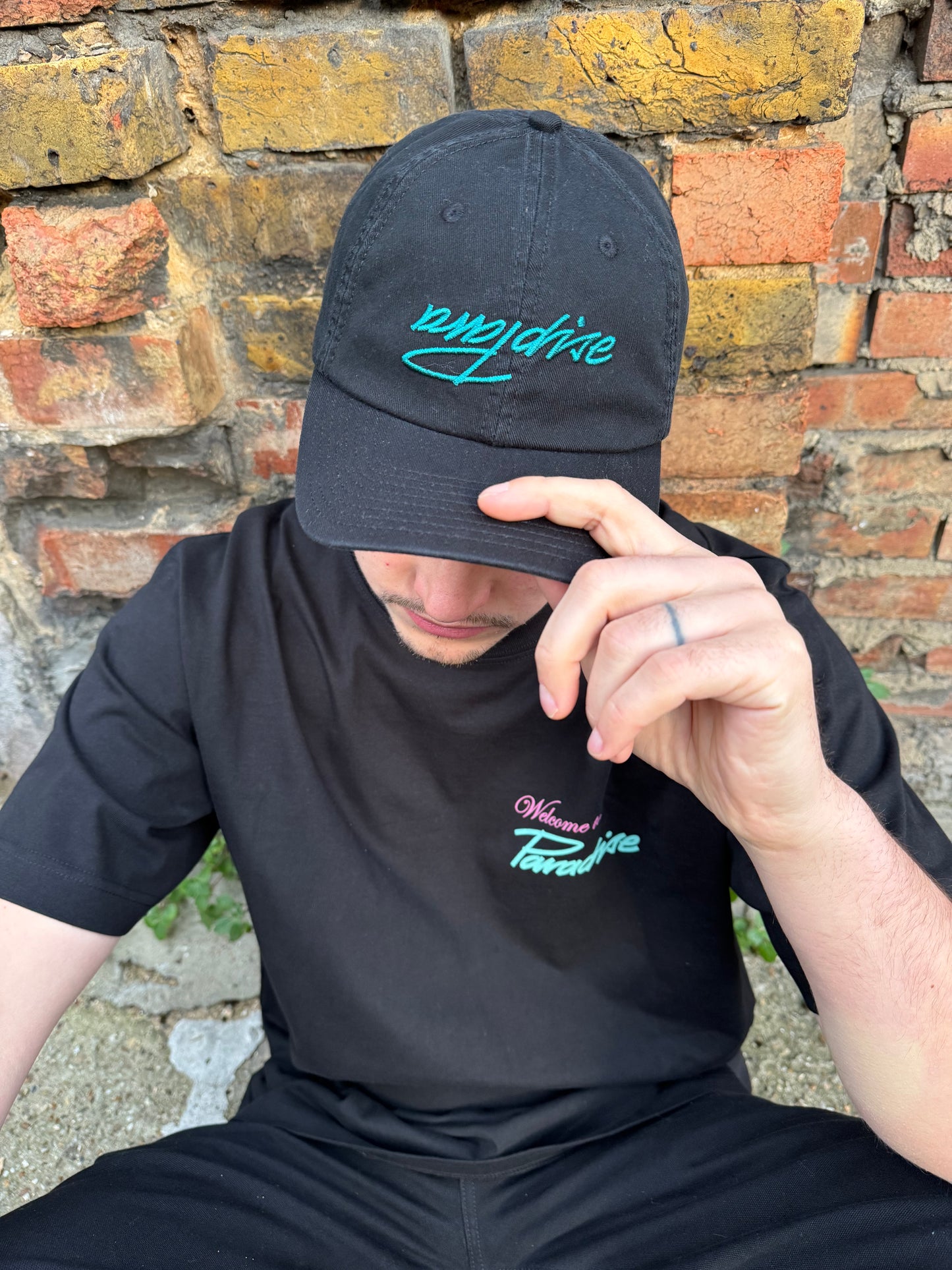 Reverse logo - Black cap